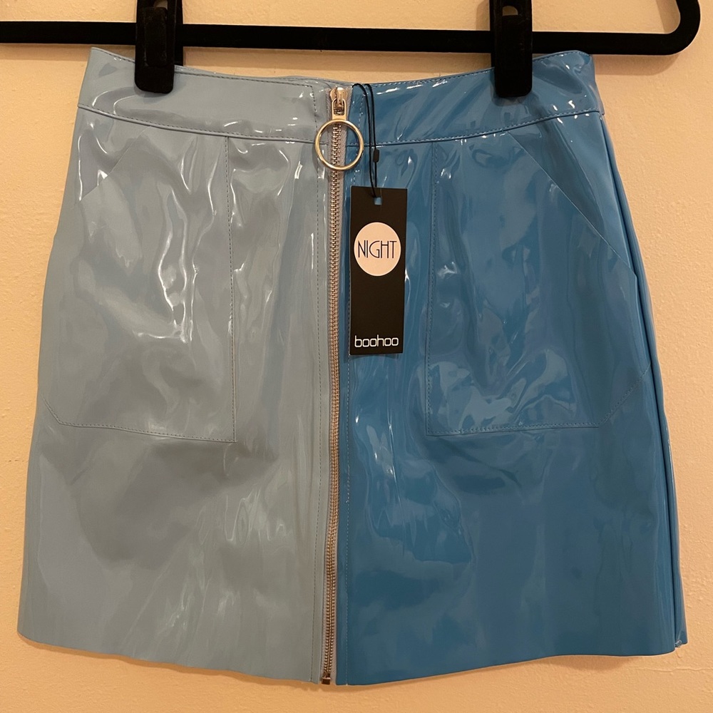 Two-Toned, Zippered Polyurethane Mini Skirt